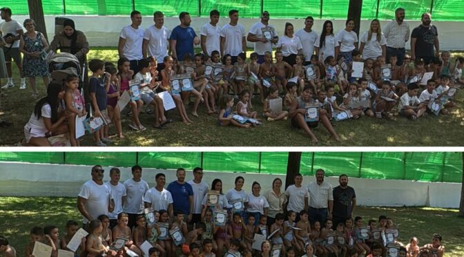 Finaliza los dos primeros cursos de natación con la entrega de diplomas y medallas, con la participación del Alcalde